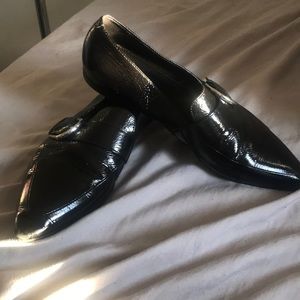 Vagabond Shoemaker pointed black flats/loafers!